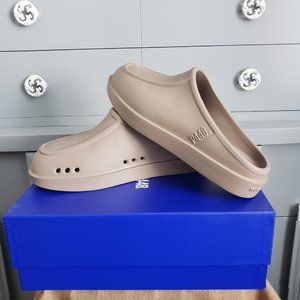 P448 Flo Clog size EU 42-43 (US Men's 8.5-9, Women's 10-10.5) Mimetic new in box